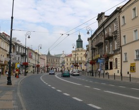 Ulica Królewska w Lublinie. Widok na ratusz