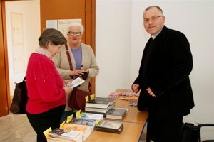 Kiermasz książek, br. Krzysztof Zdanowicz SSP