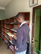 Wnętrze księgarni w Goma 