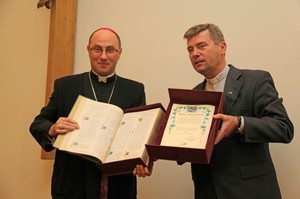 Prezentacja Biblii: Ks. Prymas i Dyrektor Edycji św. Pawła