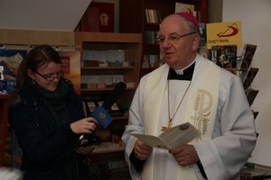 Arcybiskup Stanisław Budzik w Księgarni Świętego Pawła w Lublinie